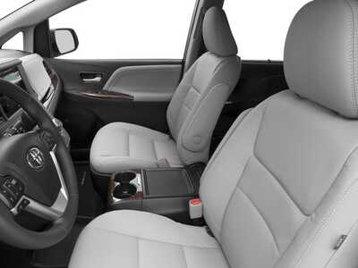 2017 Toyota Sienna, $26977. Photo 9