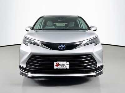 2024 Toyota Sienna, $43977. Photo 2