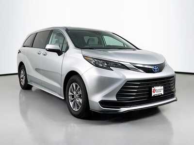 2024 Toyota Sienna, $43977. Photo 1