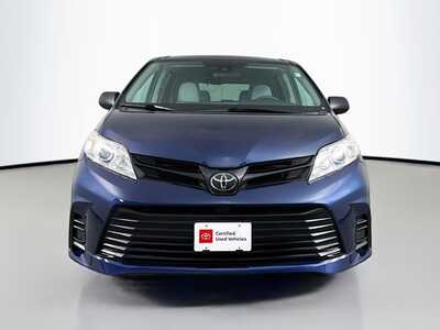 2020 Toyota Sienna, $32977. Photo 2