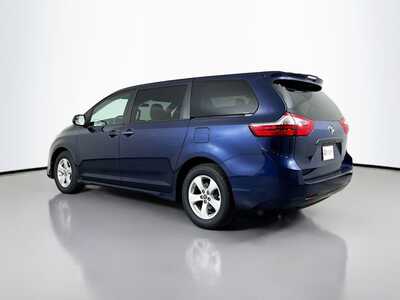 2020 Toyota Sienna, $32977. Photo 5
