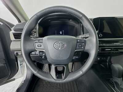 2025 Toyota Camry, $0. Photo 11