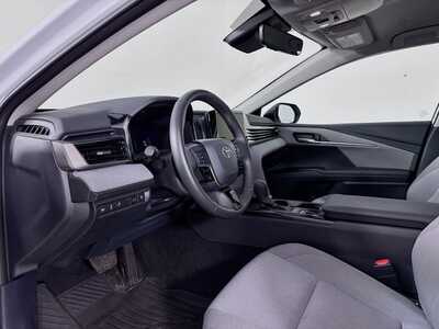 2025 Toyota Camry, $0. Photo 9