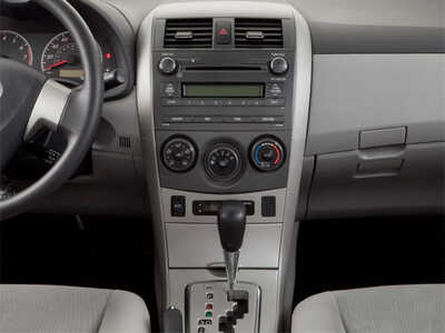 2013 Toyota Corolla, $10977. Photo 10