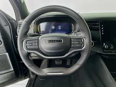 2022 Jeep Wagoneer, $0. Photo 11