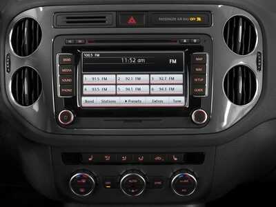 2016 Volkswagen Tiguan, $7977. Photo 9
