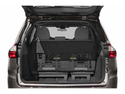 2020 Toyota Sienna, $28977. Photo 12