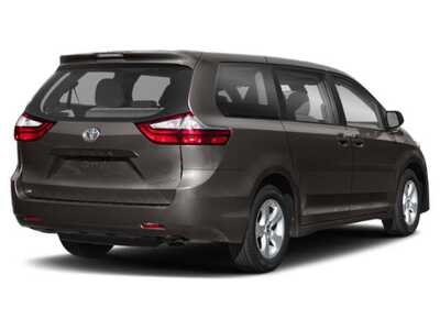 2020 Toyota Sienna, $28977. Photo 2