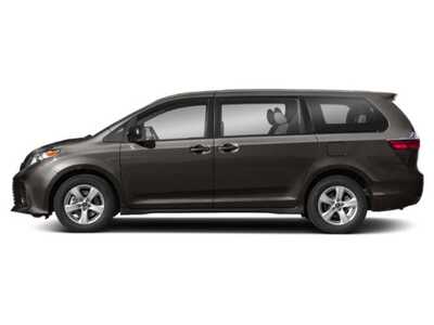 2020 Toyota Sienna, $28977. Photo 3