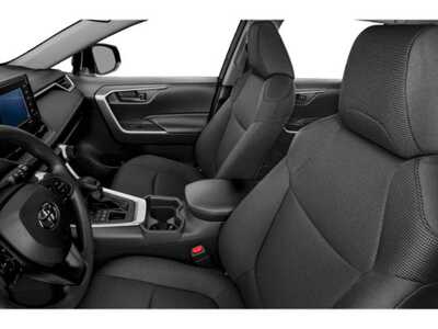 2019 Toyota RAV4, $24977. Photo 9