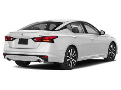 2022 Nissan Altima, $18977. Photo 2