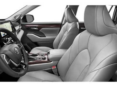 2023 Toyota Highlander, $43977. Photo 9