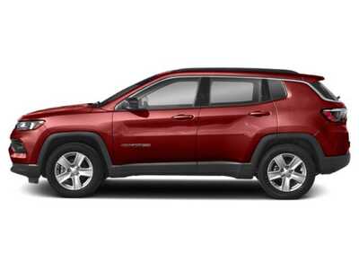 2022 Jeep Compass, $23977. Photo 3