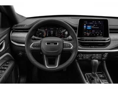 2025 Jeep Compass, $22977. Photo 9