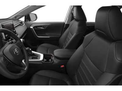 2019 Toyota RAV4, $26977. Photo 9