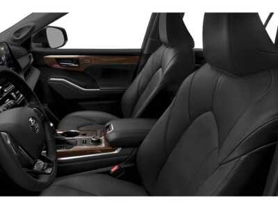 2020 Toyota Highlander, $32547. Photo 9