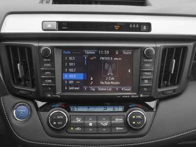 2018 Toyota RAV4, $27977. Photo 10