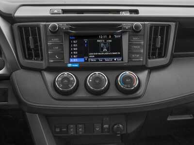 2018 Toyota RAV4, $22977. Photo 10