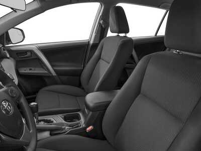 2018 Toyota RAV4, $22977. Photo 9