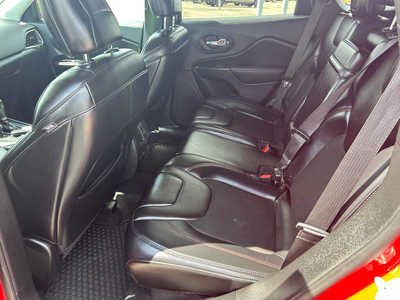2019 Jeep Cherokee, $17500. Photo 9