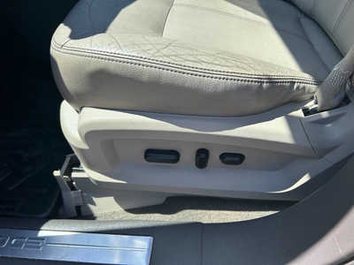2013 Ford Edge, $9500. Photo 11