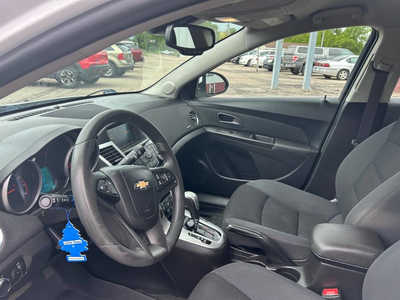2016 Chevrolet Cruze, $7995. Photo 10