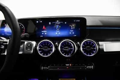 2025 Mercedes-Benz GLB-Class, $57930. Photo 12