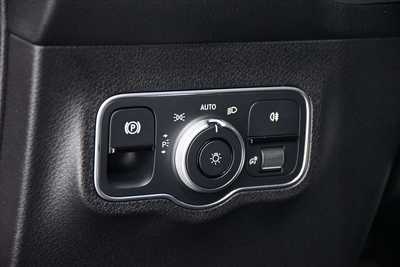 2025 Mercedes-Benz GLB-Class, $57930. Photo 8
