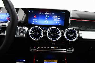 2025 Mercedes-Benz GLB-Class, $66420. Photo 12