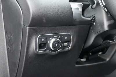 2025 Mercedes-Benz GLB-Class, $66420. Photo 8