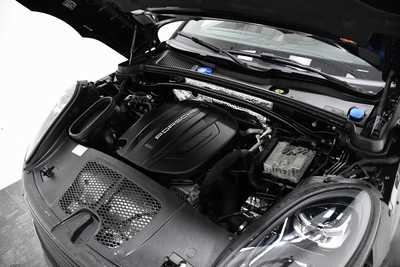 2021 Porsche Macan, $36495. Photo 6