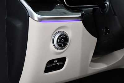 2025 Mercedes-Benz C-Class, $61735. Photo 8