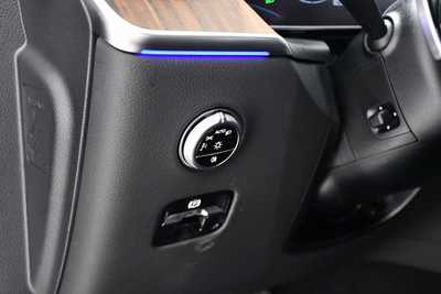 2025 Mercedes-Benz GLC-Class, $60585. Photo 8