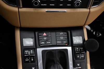 2018 Porsche Macan, $40495. Photo 12