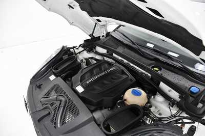 2018 Porsche Macan, $40495. Photo 6