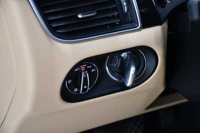 2018 Porsche Macan, $40495. Photo 8