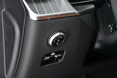 2025 Mercedes-Benz GLC-Class, $75345. Photo 8
