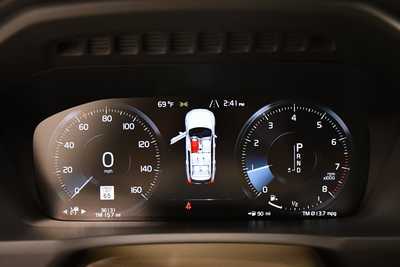 2020 Volvo XC90, $36995. Photo 10