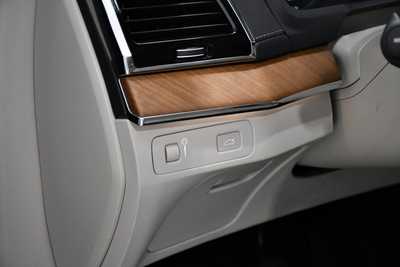 2020 Volvo XC90, $36995. Photo 8