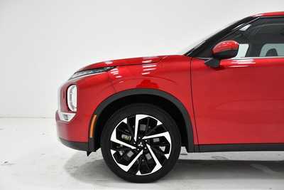 2022 Mitsubishi Outlander, $22495. Photo 5