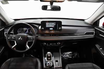 2022 Mitsubishi Outlander, $22495. Photo 7