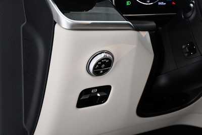 2025 Mercedes-Benz GLC-Class, $51995. Photo 8