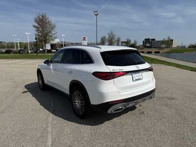 2023 Mercedes-Benz GLC-Class, $45995. Photo 4