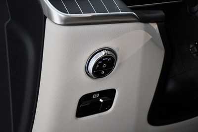 2023 Mercedes-Benz GLC-Class, $43495. Photo 8