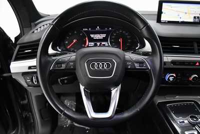 2019 Audi Q7, $17795. Photo 9