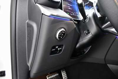 2025 Mercedes-Benz GLC-Class, $75350. Photo 8