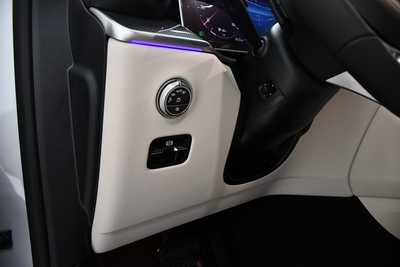 2025 Mercedes-Benz GLC-Class, $59975. Photo 8