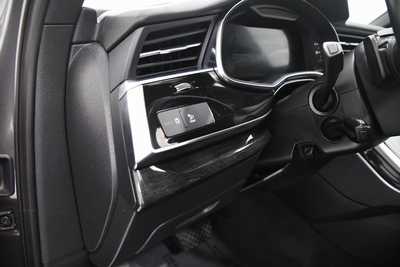 2021 Audi Q7, $31995. Photo 8