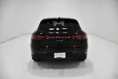 2022 Porsche Macan, $45995. Photo 4