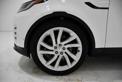 2023 Land Rover Discovery, $54995. Photo 5